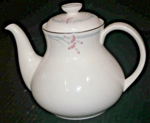 Royal Doulton English Fine Bone China Carnation Tea Pot Platinum Trim England - Picture 1 of 4