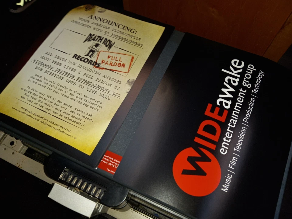 Anuncio completo de perdón de Death Row Records 2pac, Tupac, música rap Makaveli... Foto 1 de 1