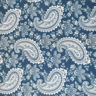 Tela Waverly Lauren Hancock Penzance Diseño Azul Paisley 1.33 Yardas x 52" de ancho Foto 1 de 4