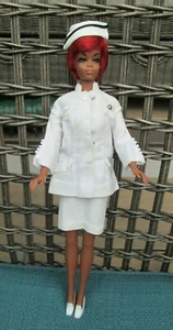 1969 VINTAGE *GIAPPONE*~"JULIA"~#1127~BAMBOLA TV INFERMIERA JULIA+*VARIAZIONE RARA* OUTFIT 2 PZ~ - Foto 1 di 10