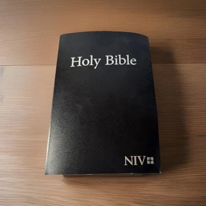 Holy Bible NIV Large Print Black Biblica Book 2011 - Imagen 1 de 18