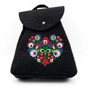 PERFECT GIFT CLOGERS Rucksack Filz handgemacht handlich zwei Größen P004L