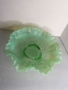 Plato de caramelo Dugan antiguo - verde opalescente - Imagen 1 de 6