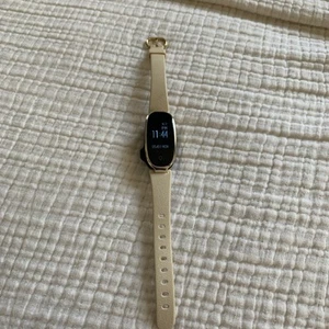 Agptek Smart Watch Fitness Track for Women Beige Apple & Android and IOS Systems - Picture 1 of 3