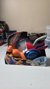 Linterna de juguete Dreamworks Turbo Movie Light Up & Go 2013 Turbo Racing Team NUEVA - Imagen 1 de 6