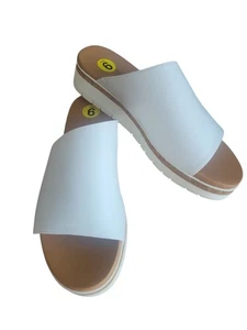 Adrienne Vittadini White Slides Sandals Womens 9 Faux Leather Provence Platform - Picture 1 of 6