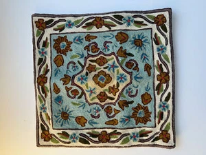 wool Crewel embroidered Pillow Cover 16 x 16 - Picture 1 of 2