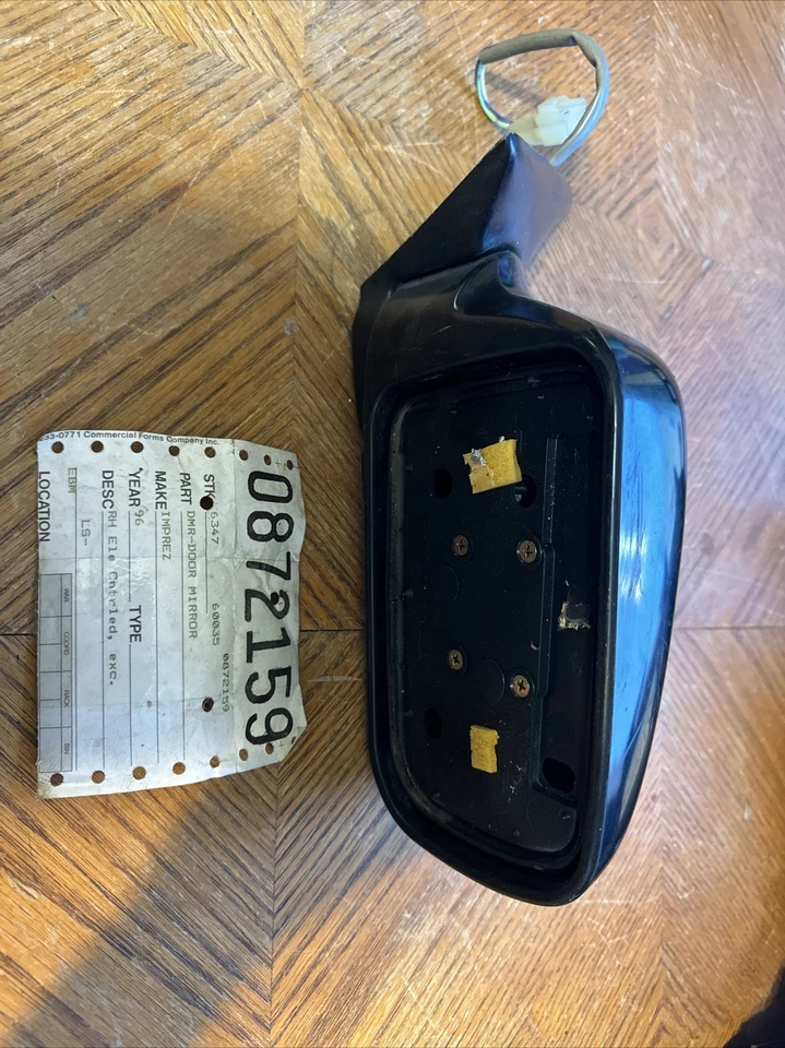 Espejo retrovisor lateral derecho Subaru Impreza 1996. Necesita vidrio Foto 1 de 4
