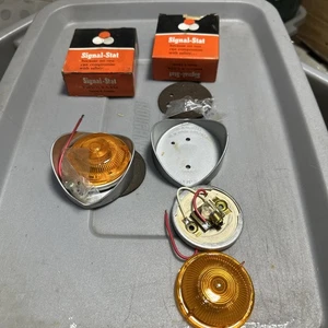 Qty 2 NOS SIGNAL STAT 1502A Amber Turn Signal - Picture 1 of 5