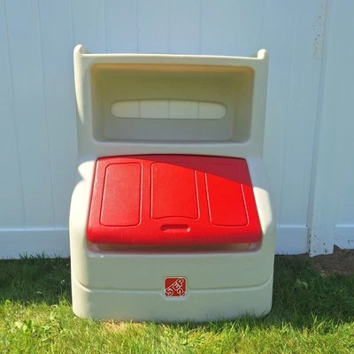 Estantería de juguetes Red Step 2 Levantar y ocultar almacenamiento recogida local New Haven CT local Foto 1 de 4