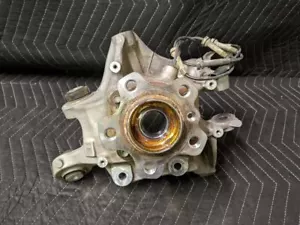 BMW G30 5-Series Rear Right Wheel Hub Knuckle Spindle 6866338 - Picture 1 of 8