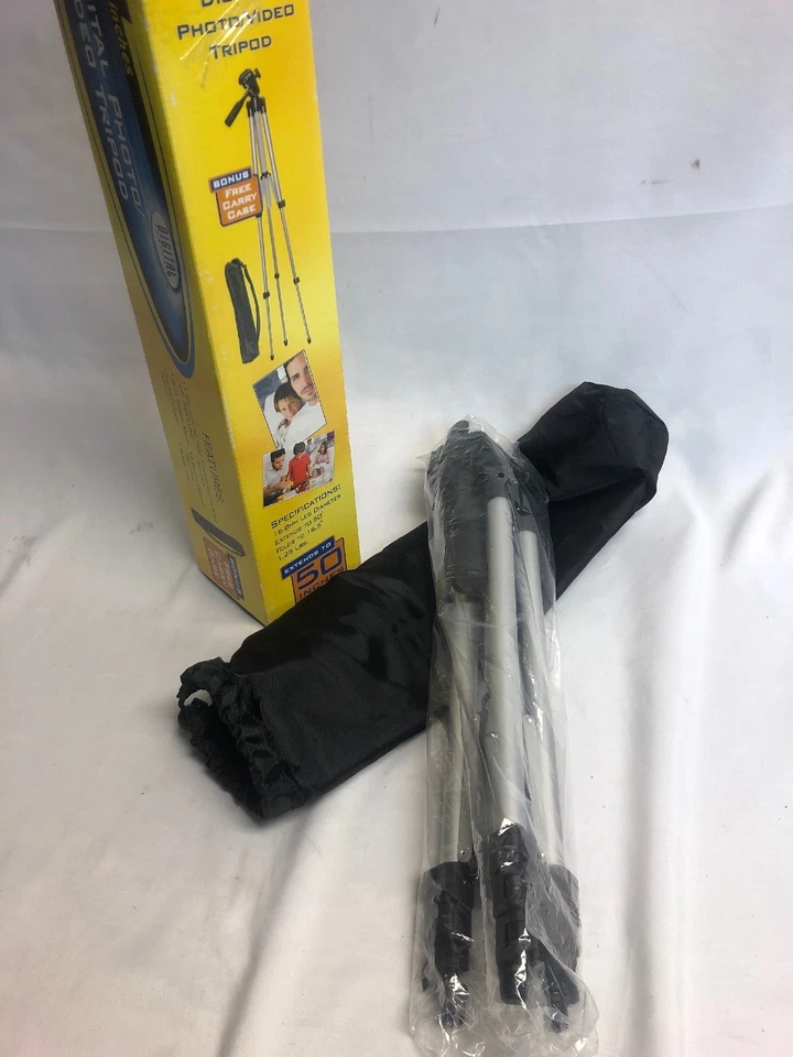 50-Inch Light Weight Tripod TR10 - Image 1 of 4