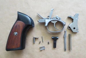 Ruger Super Redhawk 44 Mag Parts Lot Trigger Assembly, Hammer, Rear Sight, Grip - Picture 1 of 9
