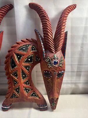 Decoración de pared de diseño Toscano Nature artista nacido en Nigeria Okulaja. Foto 1 de 4