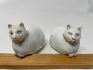 Pair of White Derby Porcelain Figurine Recumbent CATS with Gilt Collars 1820~30 - Picture 1 of 10