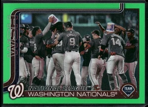 2025 Topps #507 Washington Nationals Green Holo Foil #/99 - Foto 1 di 2
