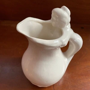 Antiker weißer Keramik Krug mit Frauengriff Figur 5" x 4" - Bild 1 von 7