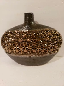 Open Design See-Through Cross Hatch Design 11"H x 14"W Tabletop Decorative Vase - Picture 1 of 9