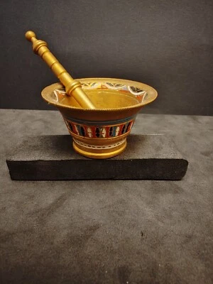 Petit Mortier Et Son Pilon En Laiton Doré Décor Peint - Photo 1/4