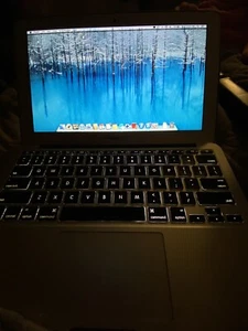 Apple MacBook Air 1 1" (128GB SSD, Intel Core i5-3317U, 1.70GHz, 4GB RAM) Laptop - Picture 1 of 3
