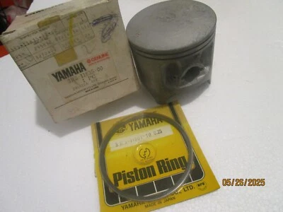 NOS Yamaha 1980 YZ465 Competition Piston 1st O/S 0.25mm & Rnig PN:3R5-11635-00 - Image 1 of 4