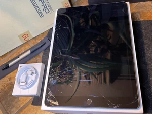 Apple iPad 5th gen (128gb) Needs LCD + Display Installed: INCLUDED {Need REPAIR} - Picture 1 of 14