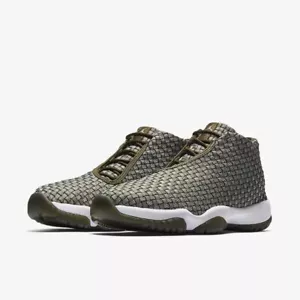Jordan Future 656504-305 TELA OLIVE nuova con scatola taglia 6,5 anni donna 8-8,5 $120 - Foto 1 di 8