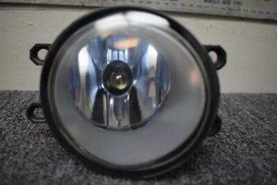 2009 - 2012 年丰田 VENZA 右侧雾灯工厂原始设备制造商 — 第 1/4 张图片