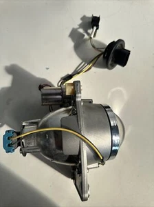 2013-2017 CADILLAC ATS 2.0 FRONT LEFT DRIVER HEADLIGHT PROJECTOR LENS OEM 🔥🚙 - Picture 1 of 3