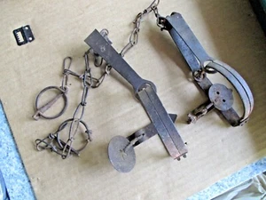 (2) Traps Vintage Oneida Victor # 1 and ??? Traps Trapping - Picture 1 of 9