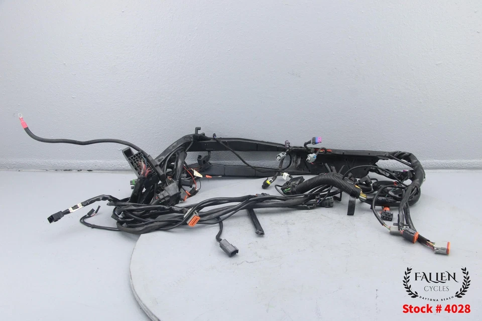 Harley Electra Glide Ultra Classic 2006 FLHTCUI cableado principal arnés video Foto 1 de 4