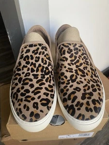NIB Women’s UGG Jass Exotic Leopard Print Casual Shoe Size 9 - Picture 1 of 10