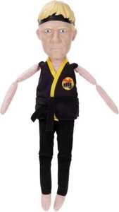 12 Zoll sprechendes Plüschtier Johnny Cobra Kai Serie Zugschnur Spielzeug Sammlerstück Neu im Karton - Bild 1 von 1