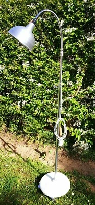 Ancien lampadaire lampe industrielle d'atelier, laboratoire  1950/1960 - Photo 1/4