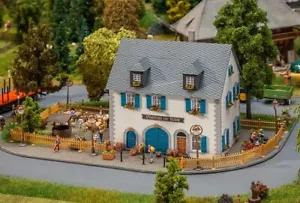 Spur H0 Gasthaus Krone - Faller 130437 - Bild 1 von 1