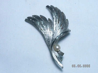 Vintage B S K Color Argento, Finta Perla Spilla - Immagine 1 di 4