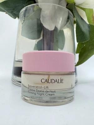 Crema reafirmante de cachemir Caudalie Resveratrol-Lift 15 ml/0,50 oz tamaño de viaje Foto 1 de 2