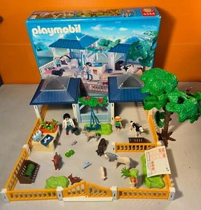 sympa Centre de soins animalier 4344 Playmobil ( ferme , clinique ) 1965 - Imagen 1 de 1