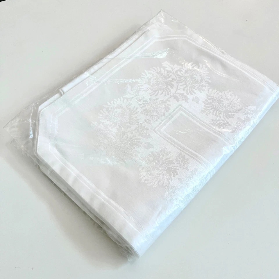 NWT - SFERRA BROS (4 Placemats & 4 Napkins) Chrysanthemum #5507 White Set Floral - Image 1 of 4