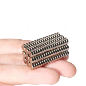 All'ingrosso 5 mm x 2 mm piccoli magneti rotondi al neodimio resistente terre rare 5 * 2 mm N50 - Foto 1 di 4