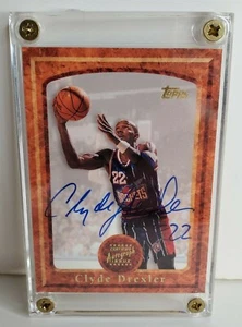 CLYDE DREXLER Certified AUTOGRAPH Issue Card! 1997-98 Topps #8 Auto! MINT! 🔥🔥 - Picture 1 of 7