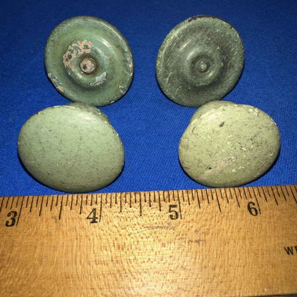 4 tiradores de cajón de madera redondos pintura verde chippy vintage ¡Bonito aspecto! Foto 1 de 4