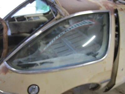 75-80 AMC MARCAPASOS HATCHBACK DERECHO TRASERO 1/4 VENTANA ESQUINA MOLDURA JUEGO OEM Foto 1 de 3