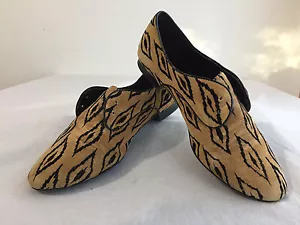 BCBGeneration Lesleigh con cordones tacones bajos gamuza bronceada con diamantes negros 8B/38 - Imagen 1 de 12