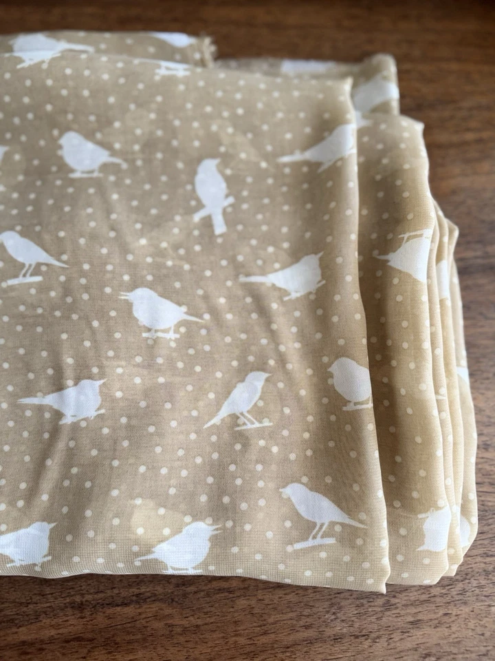 Tela de gasa 6 + yardas 60” de ancho bronceado puro pájaros prendedor lunares remanente costura Foto 1 de 2