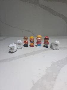 kleine Leute Figuren X 7 SCHNELL P&P  - Bild 1 von 13