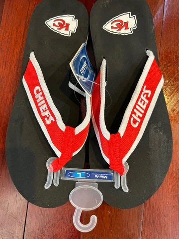 Kansas City Chiefs NFL contoured flip flops size Mens Large foco Sandels Cover
