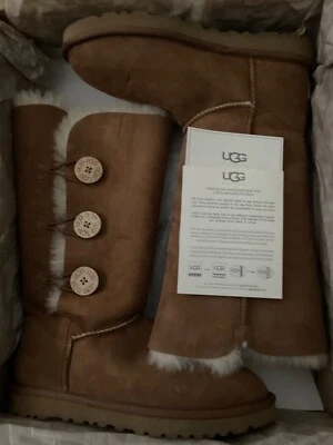 UGG Australia Damen Boots Bailey Button Tall Triplet chestnut 39 Neu+Ovp! - Bild 1 von 4