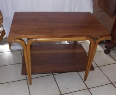 Mid Century Walnut Ash End Table / Side Table by Lane  (LA-16) - Image 1 of 4