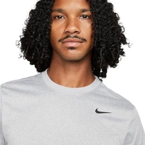 Nike Men's Dri-Fit Legend Fitness T-Shirt GREY DX0989-063 SIZE Large - Picture 1 of 4